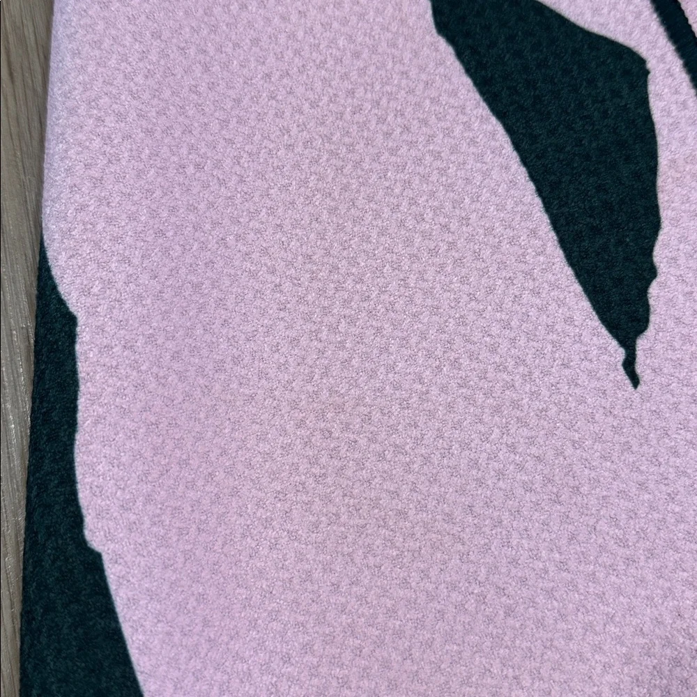 Entitled TWEET TWEET GOLF TOWEL WITH MAGNET Golf Fitness Green Pink funny